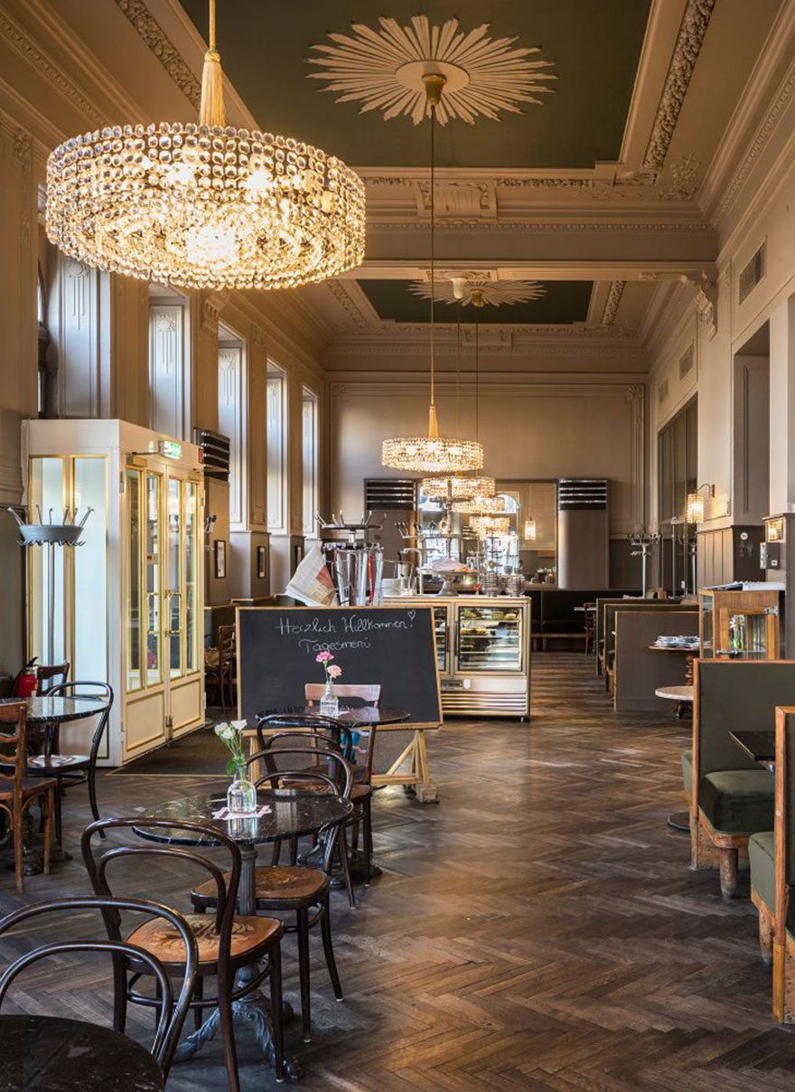 Cartwheel chandelier at Vienna's Café Westend (photo: Wolfgang Thaler)